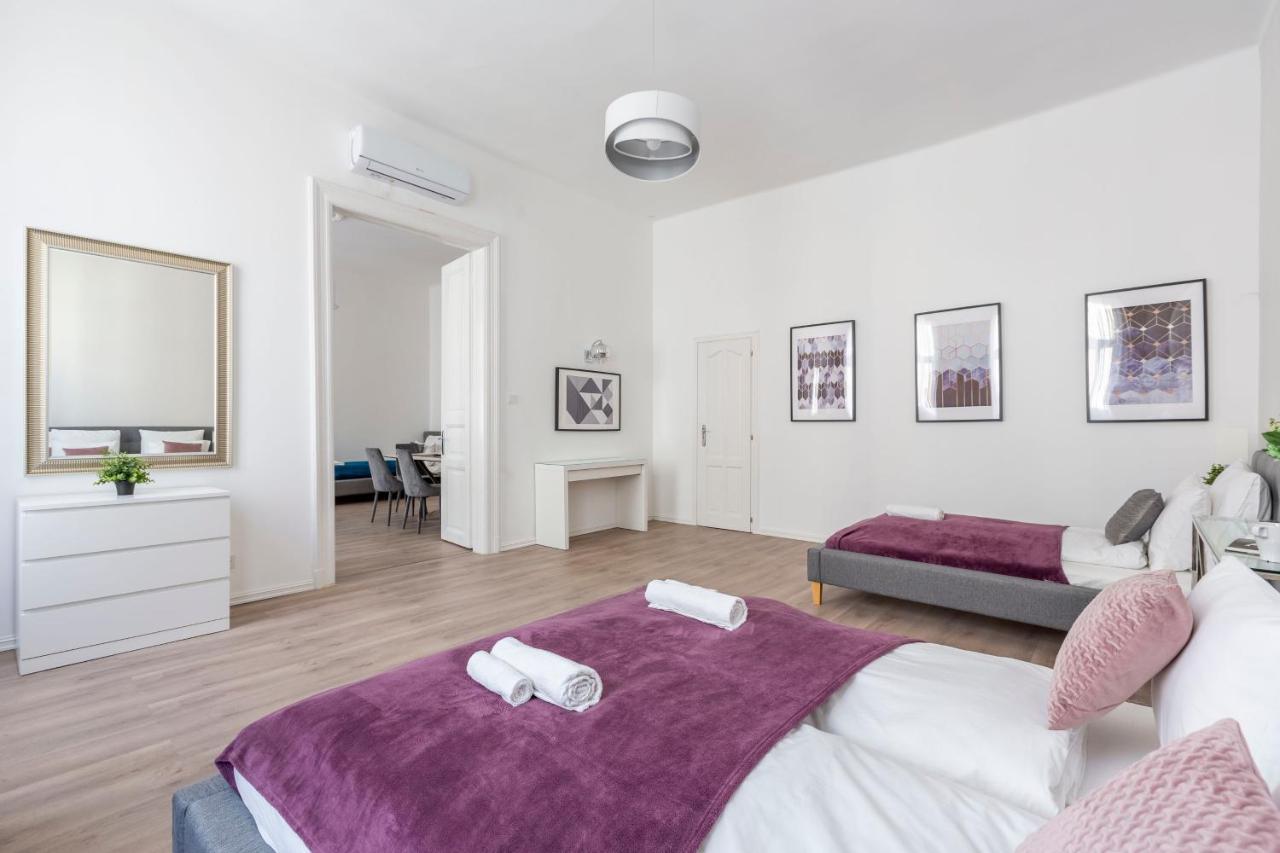 Exclusive Downtown Apartment In The Heart Of Budapest Exterior photo