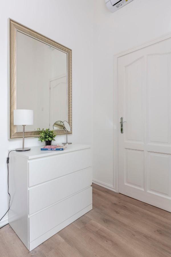 Exclusive Downtown Apartment In The Heart Of Budapest Exterior photo